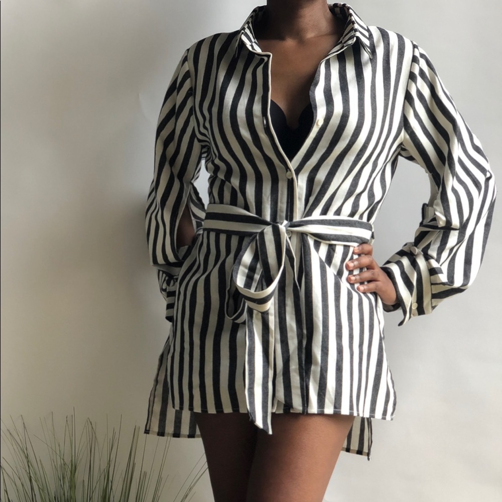 BW striped button down with waist tie. - Picture 2 of 7